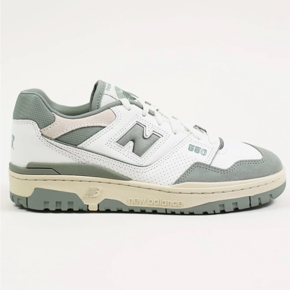 New Balance White and Green Sneakers
